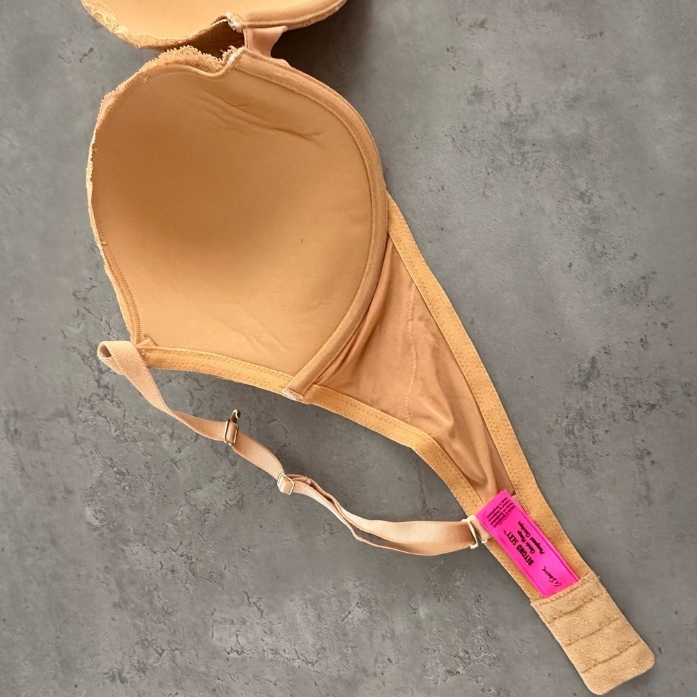 Victoria's Secret Lace Bra in Warm Tan | Classic Plunge Beyond Sexy | 36D | Lace - Picture 8 of 12